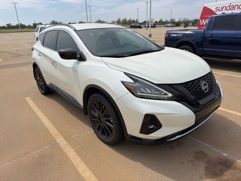 Used 2023 Nissan Murano SV w/ SV Midnight Edition Package image 3