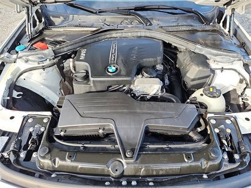 Used 2018 BMW 320i xDrive 320i xDrive image 16