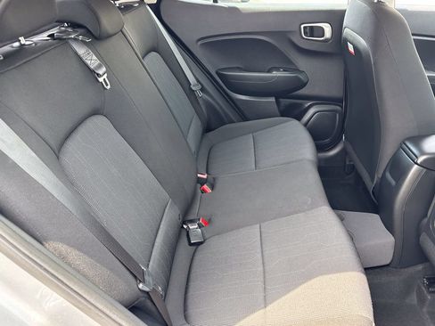 Used 2025 Hyundai Venue SE FWD image 36