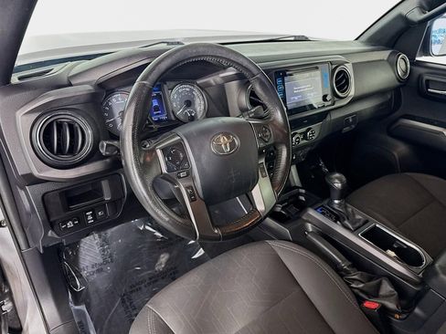 Used 2019 Toyota Tacoma TRD Off-Road w/ Technology Package image 10