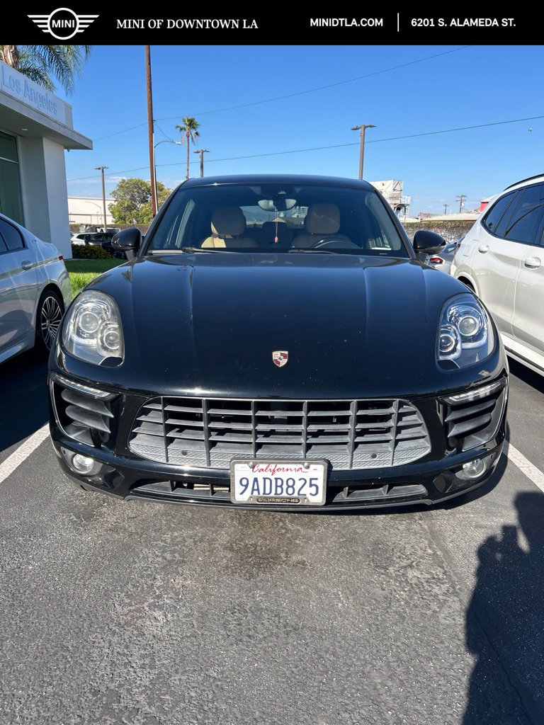 Used 2018 Porsche Macan AWD/4WD image 1