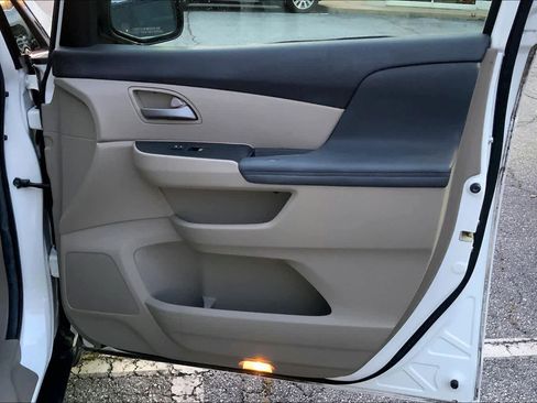 Used 2013 Honda Odyssey EX image 22