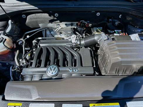 Used 2022 Volkswagen Atlas Cross Sport SEL Premium R-Line image 34