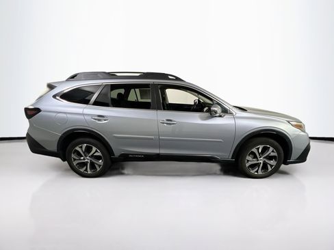 Used 2022 Subaru Outback Limited image 4