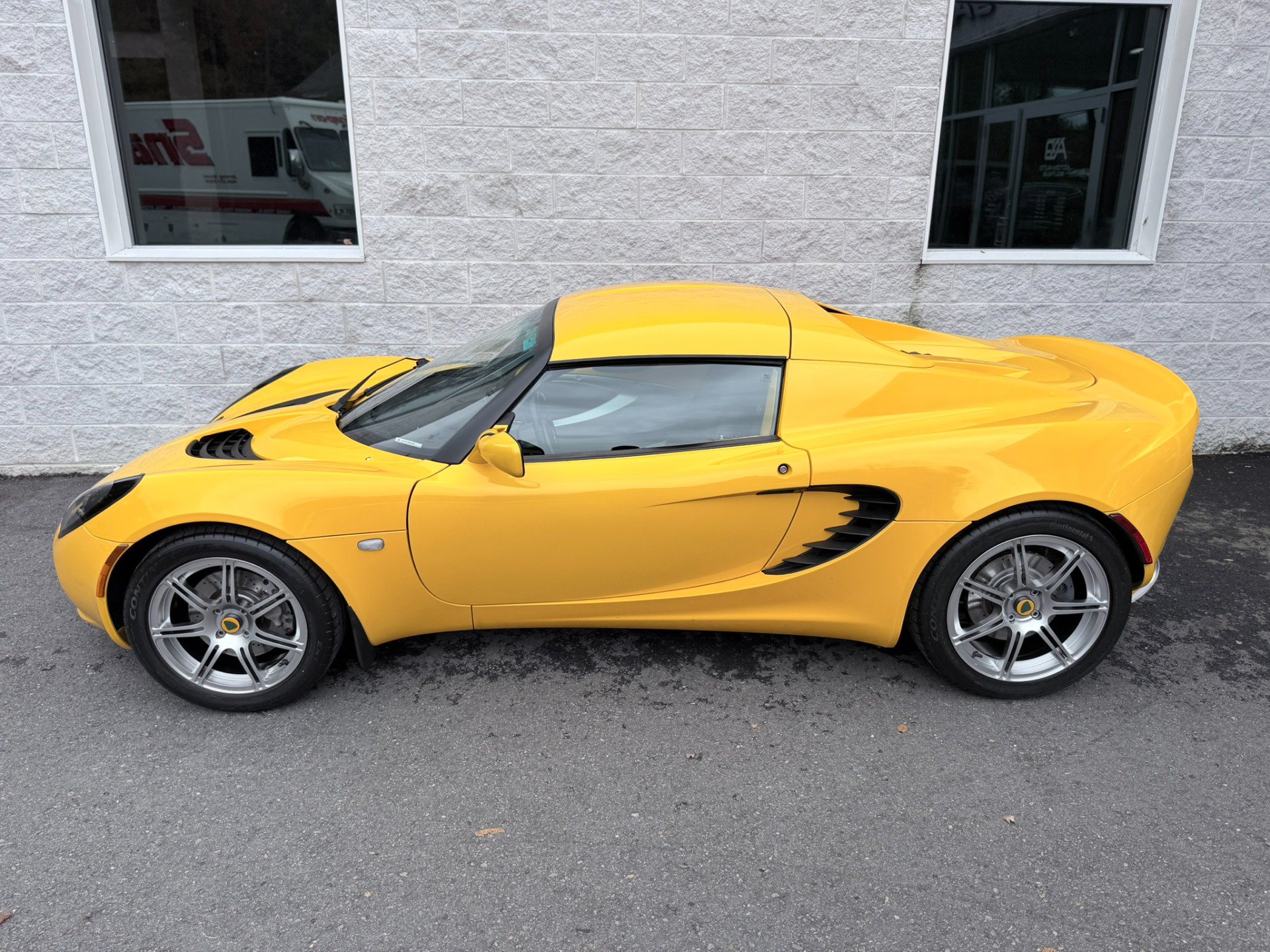 Used 2006 Lotus Elise RWD image 5