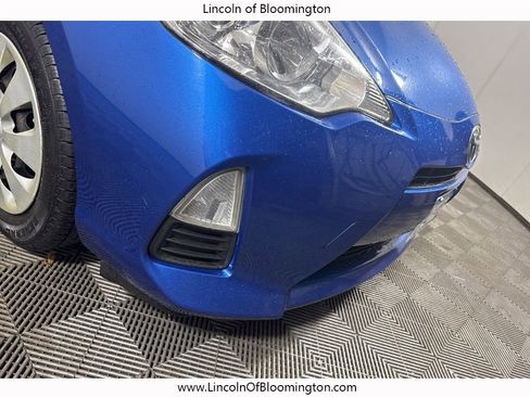 Used 2014 Toyota Prius C One image 18