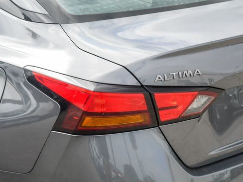 Used 2025 Nissan Altima 2.5 SR AWD/4WD image 7