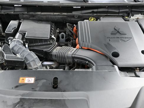 Used 2023 Mitsubishi Outlander SE image 40