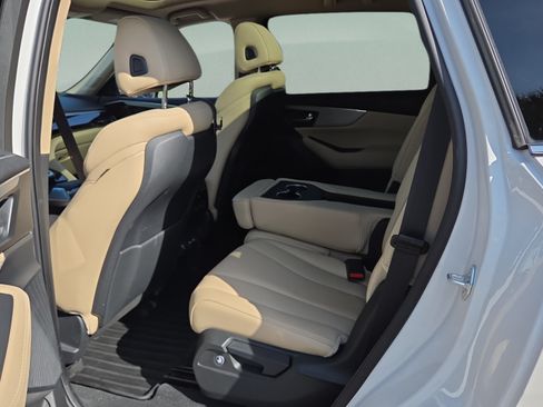 Certified 2024 Acura MDX FWD w/ Technology Package image 11