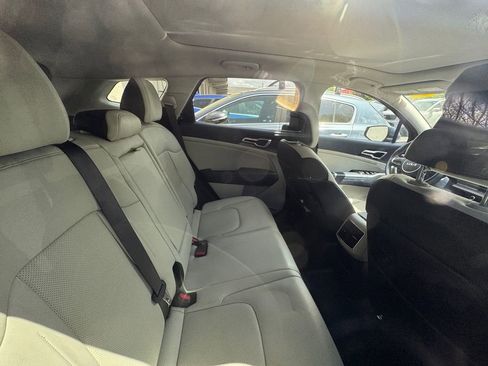 Certified 2023 Kia Sportage EX w/ EX Premium Package image 4