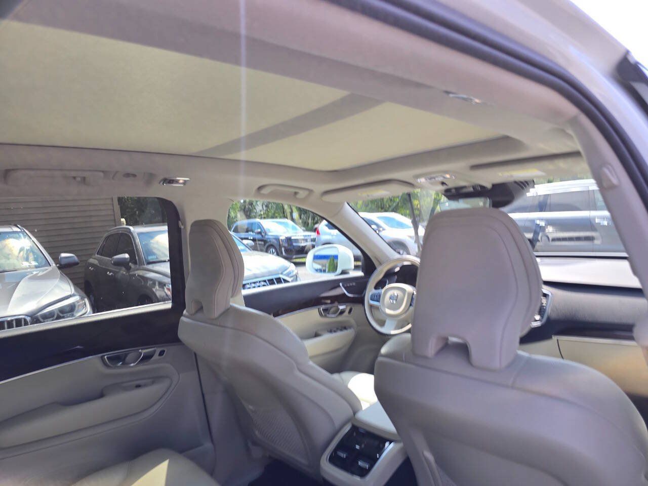 Used 2019 Volvo XC90 T6 Momentum w/ Advanced Package AWD/4WD image 30