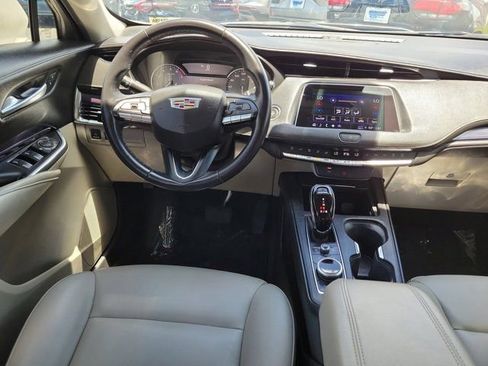 Used 2023 Cadillac XT4 Luxury FWD image 17