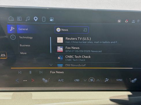 Used 2025 Chevrolet Traverse LT AWD/4WD image 21