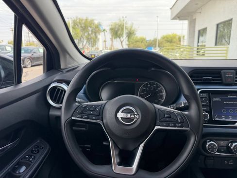 Used 2025 Nissan Versa SV FWD image 27