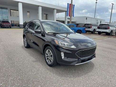 Certified 2022 Ford Escape SEL AWD/4WD image 4