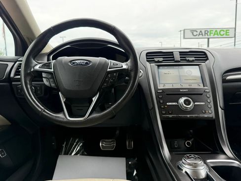 Used 2017 Ford Fusion Titanium FWD image 25
