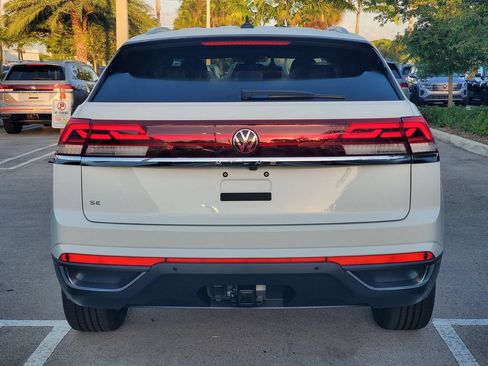 New 2026 Volkswagen Atlas Cross Sport SE FWD image 4