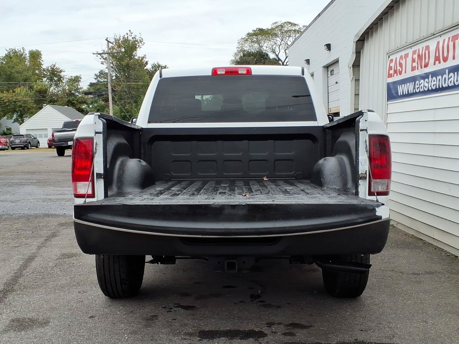 Used 2017 RAM 1500 Tradesman RWD image 3
