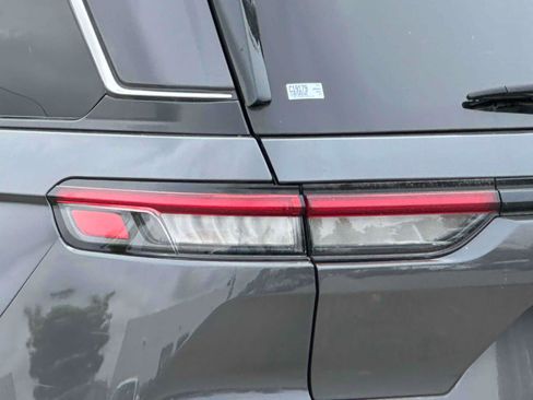 Used 2023 Jeep Grand Cherokee 4WD 4xe image 9