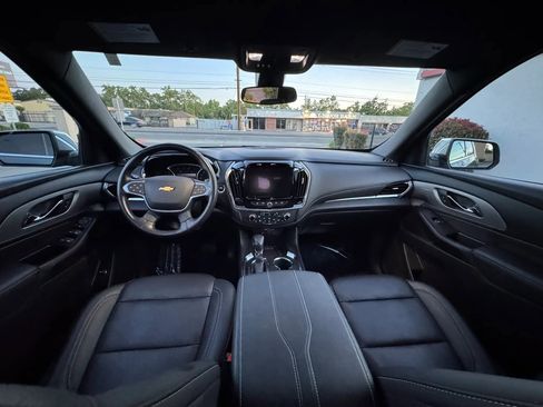 Used 2022 Chevrolet Traverse LT w/ LPO, Floor Liner Package FWD image 20
