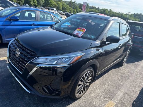 Used 2024 Nissan Kicks SV FWD image 3