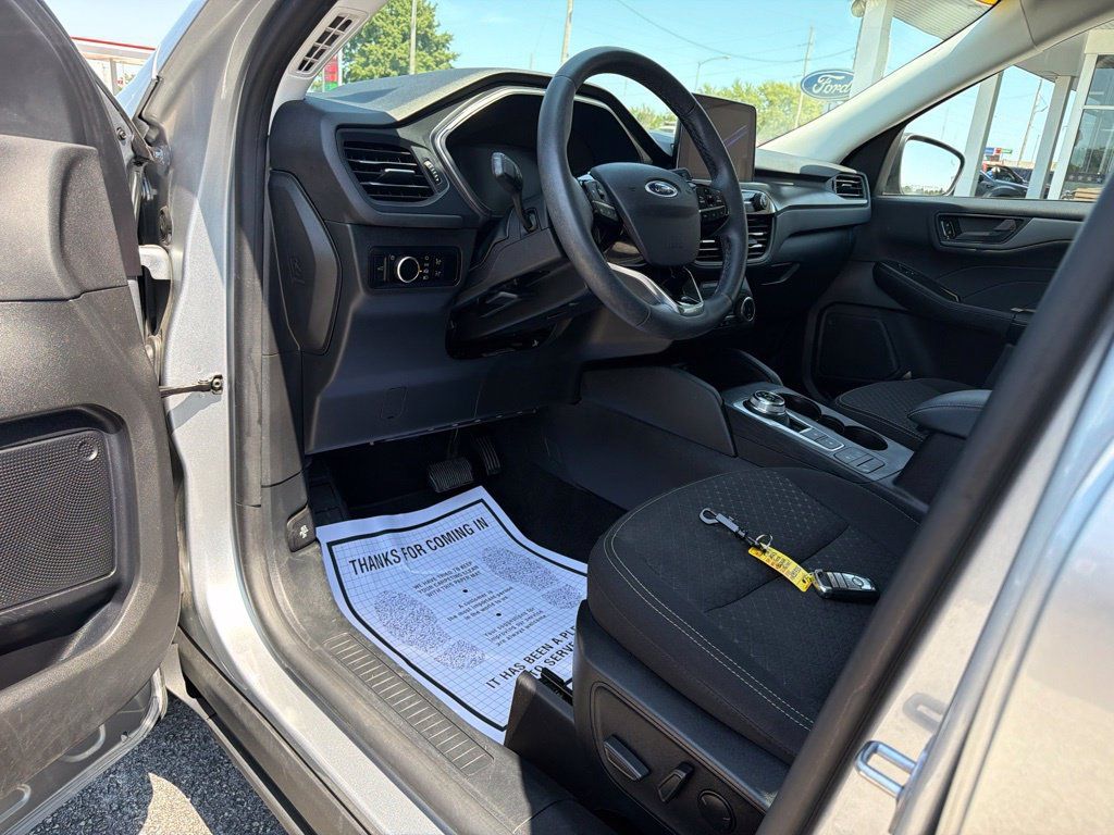 Used 2023 Ford Escape Active w/ Cold Weather Package FWD image 10
