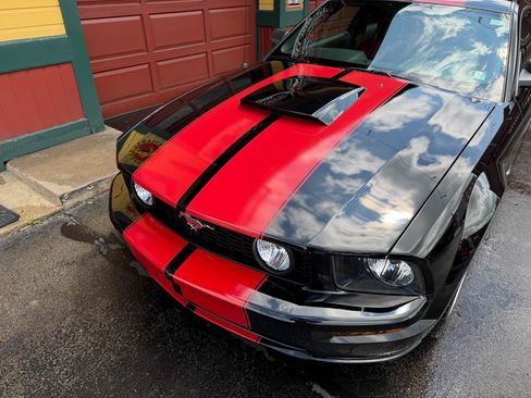 Used 2006 Ford Mustang GT RWD image 12