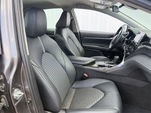 Used 2023 Toyota Camry SE image 27