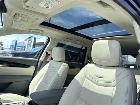 Certified 2024 Cadillac XT6 Premium Luxury w/ LPO, Floor Liner Package AWD/4WD image 23
