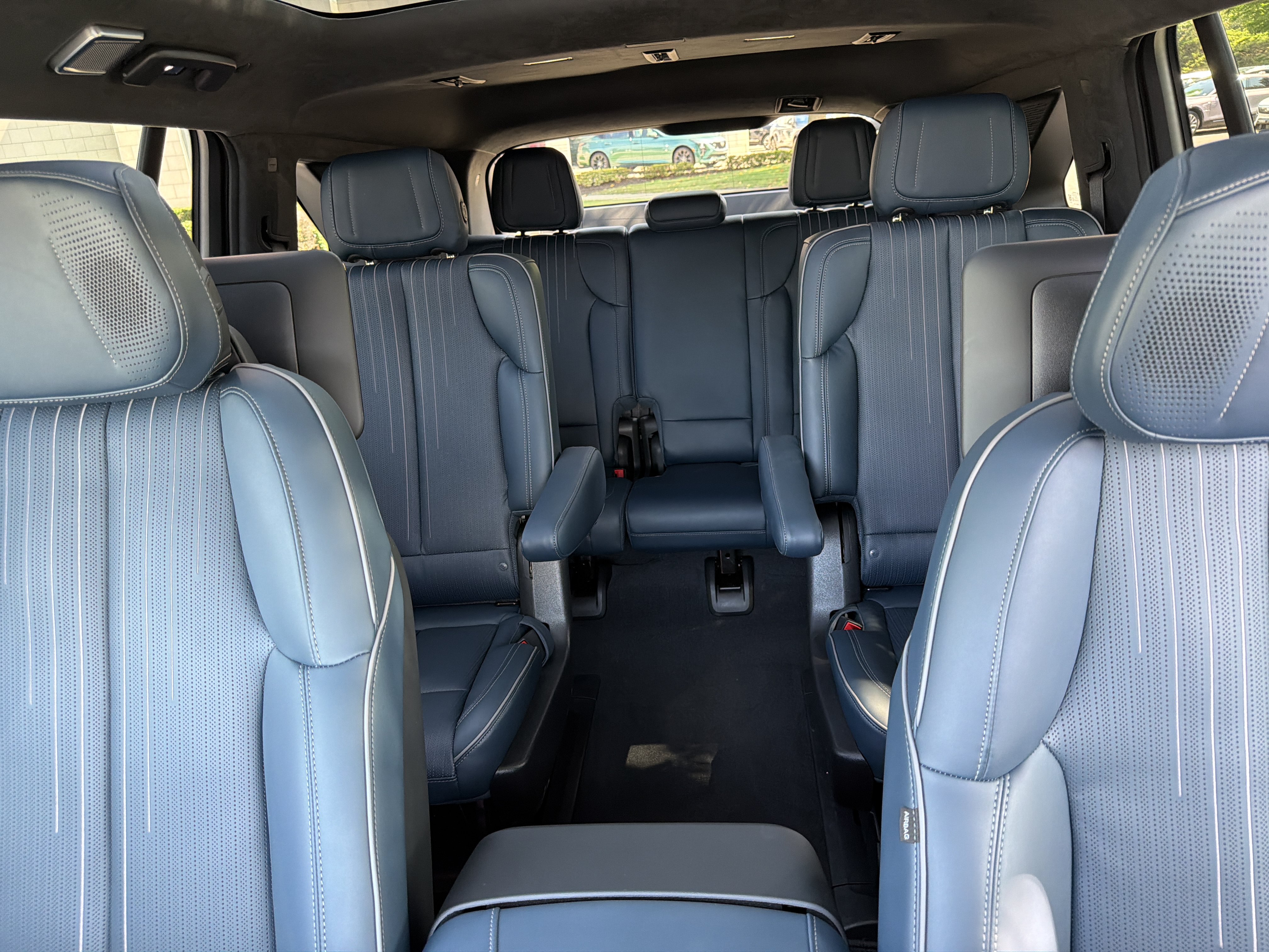 Used 2025 Cadillac Escalade IQ Sport 2 AWD/4WD image 33