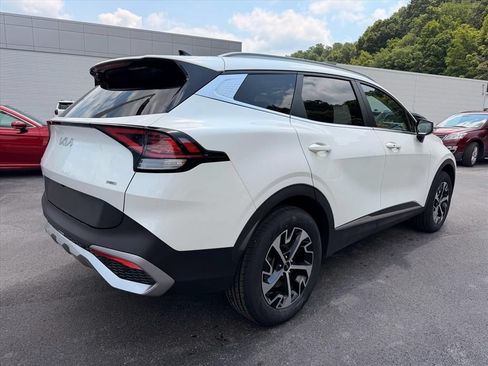 Used 2023 Kia Sportage EX AWD/4WD image 4