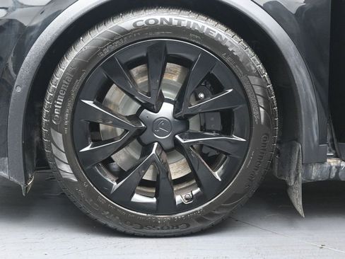 Used 2022 Tesla Model X image 32