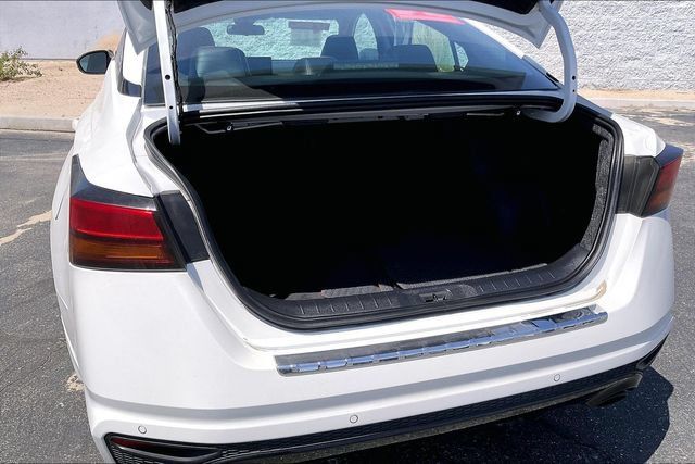 Used 2023 Nissan Altima 2.0 SR FWD image 34