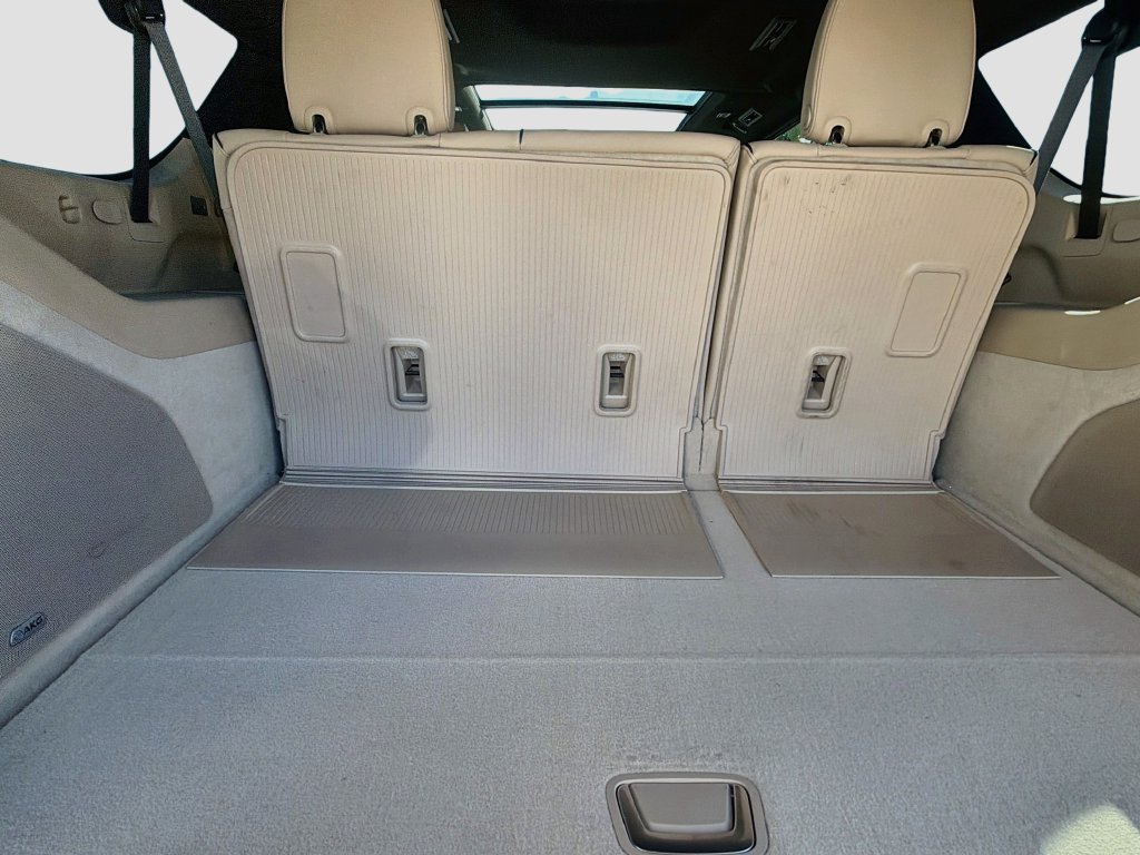 Used 2024 Cadillac Escalade ESV Premium Luxury w/ Performance Package AWD/4WD image 29