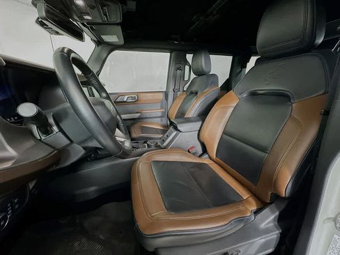 Certified 2021 Ford Bronco Outer Banks w/ Sasquatch Package image 12