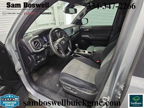 Used 2021 Toyota Tacoma TRD Off-Road w/ Technology Package AWD/4WD image 10