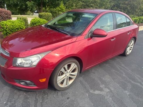 Used 2014 Chevrolet Cruze LTZ FWD image 2