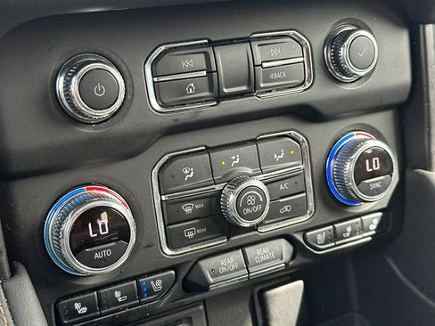 Used 2021 GMC Yukon XL AT4 w/ AT4 Premium Plus Package AWD/4WD image 9