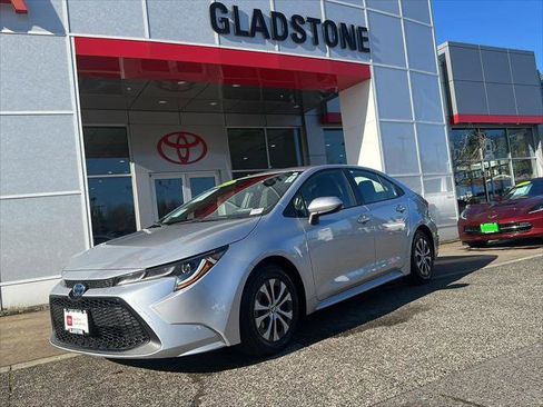 Certified 2022 Toyota Corolla LE image 1