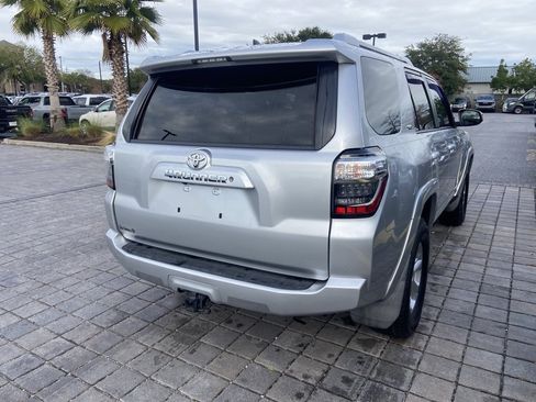 Used 2018 Toyota 4Runner SR5 image 12