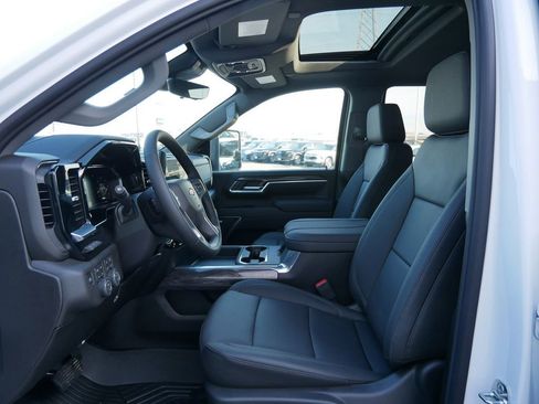 New 2026 Chevrolet Silverado 2500 LTZ w/ LTZ Premium Package AWD/4WD image 15