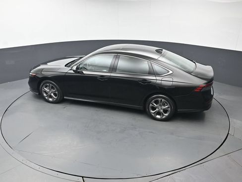 Used 2023 Honda Accord EX image 39