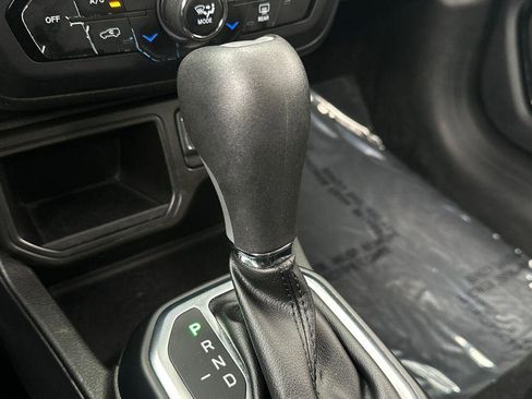 Used 2020 Jeep Renegade Altitude image 20