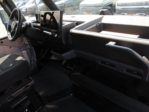 Used 2024 Chevrolet Brightdrop 400 w/ Commercial Equipment Package AWD/4WD image 38