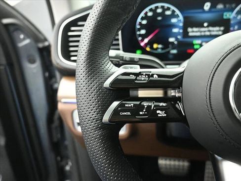 New 2026 Mercedes-Benz GLS 450 4MATIC image 15