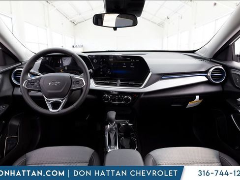 New 2026 Chevrolet Trax LT w/ Driver Confidence Package FWD image 4