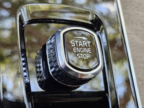 New 2026 Volvo XC90 B6 Plus image 32