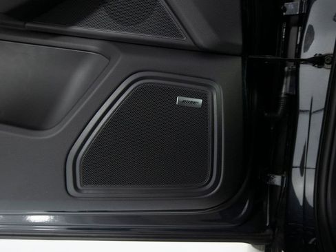 New 2026 Porsche Macan AWD/4WD image 21