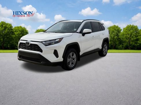 Used 2022 Toyota RAV4 XLE image 3