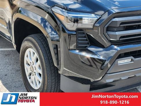 Used 2024 Toyota Tacoma SR5 AWD/4WD image 9
